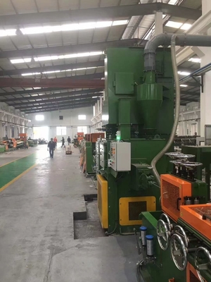 Pequenos moldes, não há problema. Arranje a máquina automática de limpeza de ferrugem do Q327.